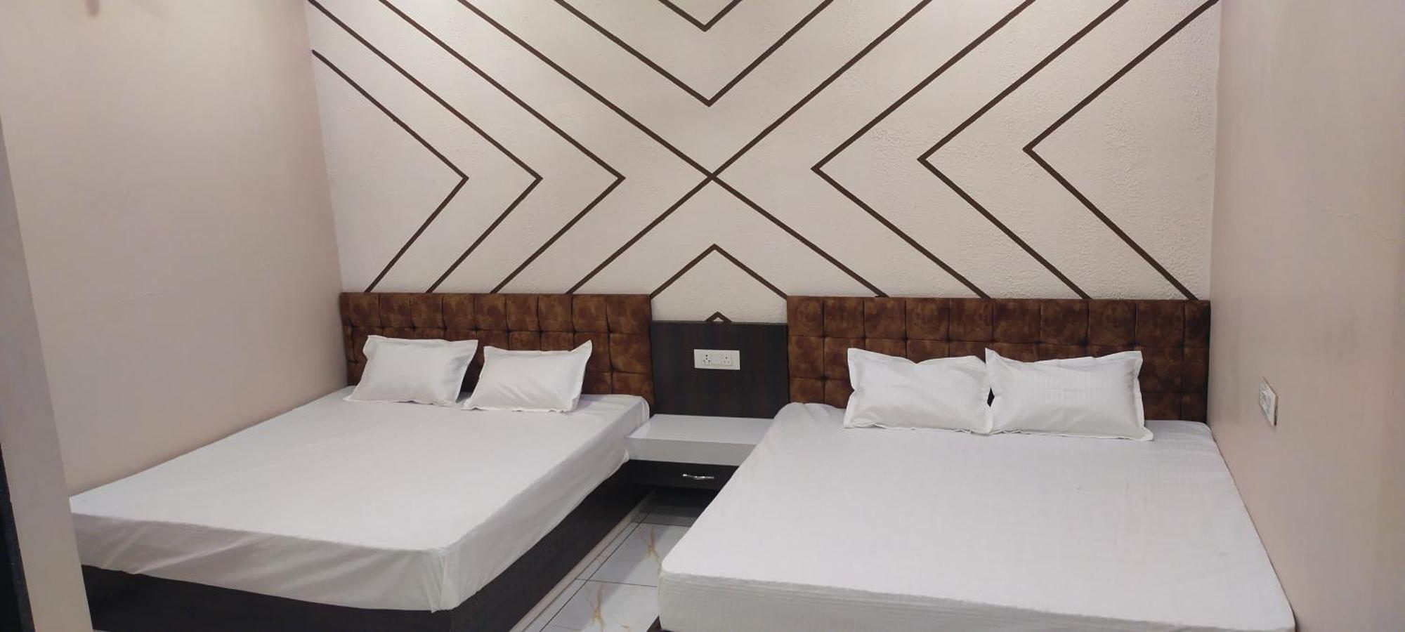 Anant Home Stay Ujjain Eksteriør bilde